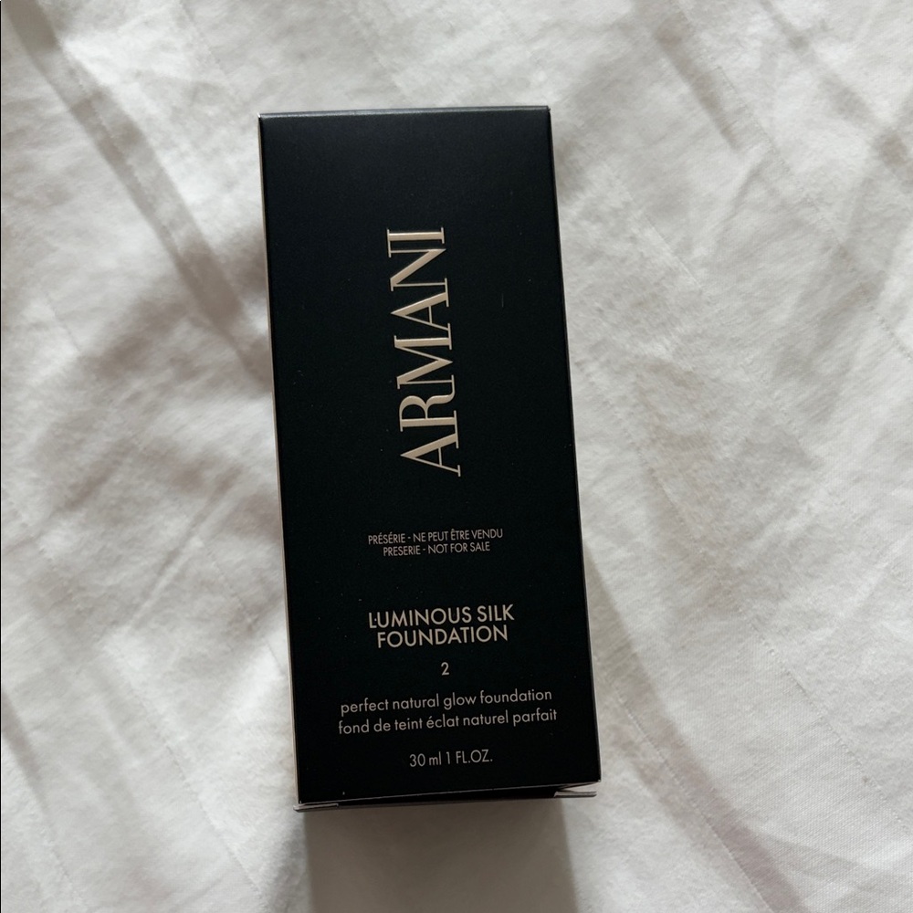 Armani Luminous Silk Foundation shade 2